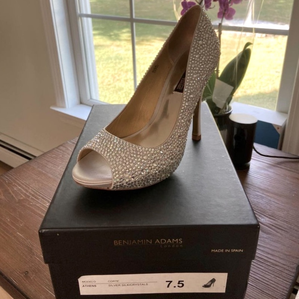 NIB Benjamin Adam’s Rhinestone Peep Toe Heels